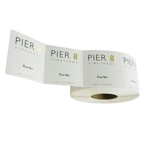 टच मैटर्स: द हिडन पावर ऑफ़ टेक्सचर इन वाइन लेबल्स